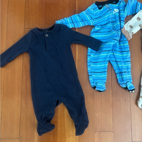 3 baby onesies pack and play pajamas 0-3m - Picture 2 of 7